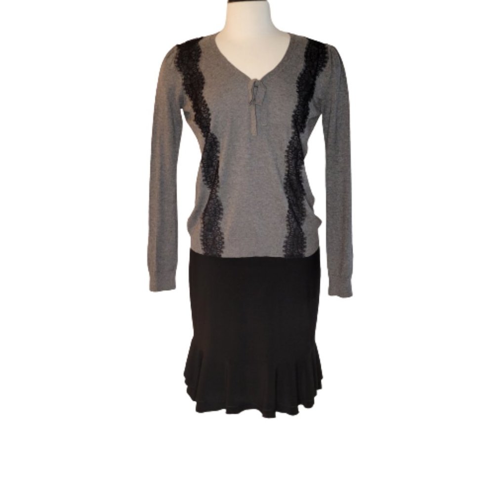 LOFT Long Sleeve V-Neck w/Lace Detail Sweater, Size M , NWOT